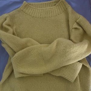 Yellow sweater size XL very soft and comfortable